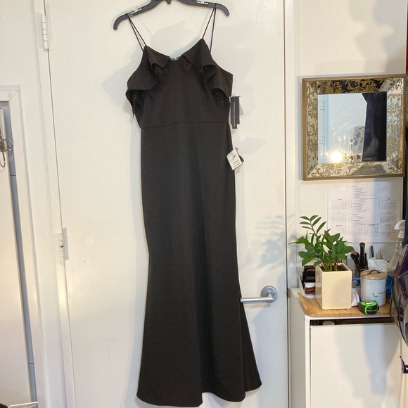 AQUA Bloomingdale Scuba Crepe Mermaid Gown - Picture 3 of 10